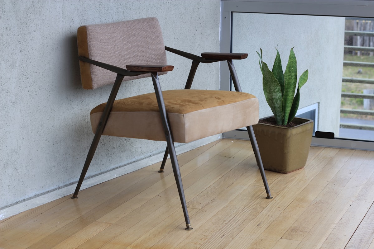 Ambient Floor Lamp